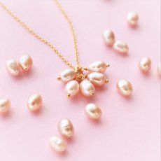 画像1: 【限定数のみ】桜のつぼみ　ピンク　パールライス　フリンジ　サージカルステンレスネックレス40cm (1)