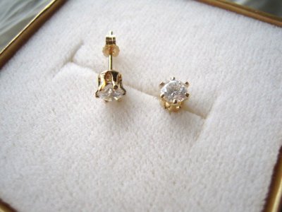 画像3: White Diamond・キュービックジルコニアスタッドピアス