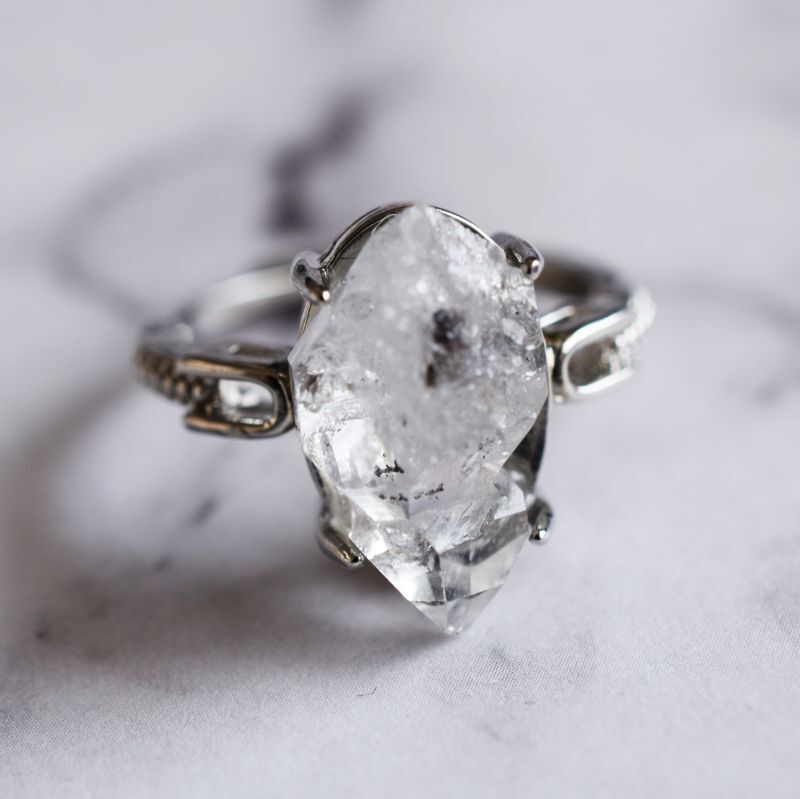 de　Silver925リング（指輪）　Silvia　大粒　結晶　ニューヨークハーキマーダイヤモンドクォーツ　1点もの・A】フリーサイズ　atelier