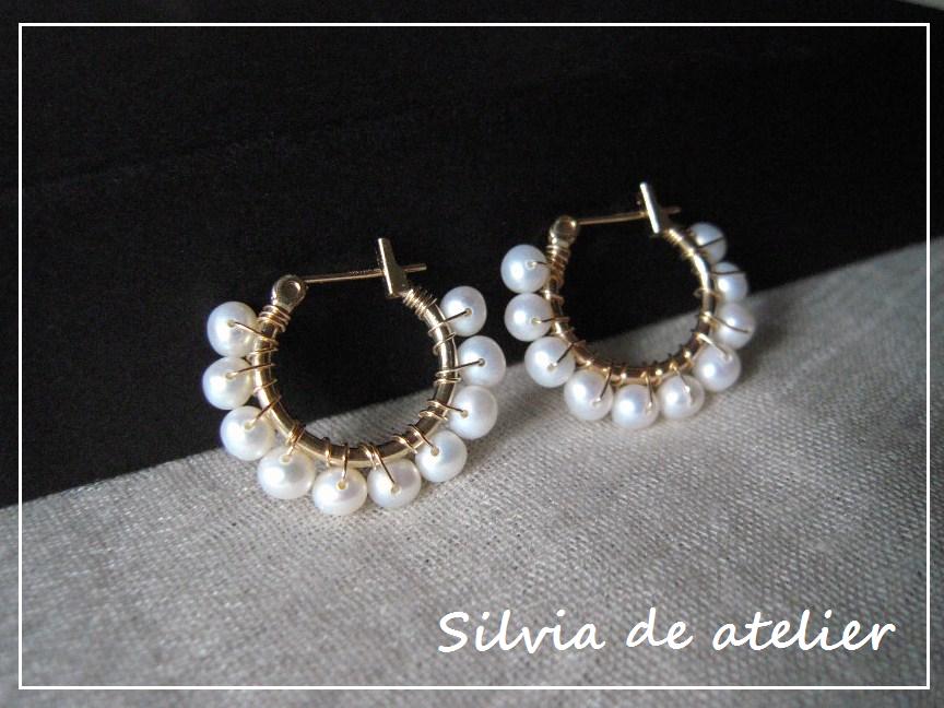 ホワイト淡水パール ミニフープピアス Silvia De Atelier